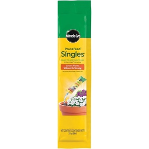 Miracle-Gro Pour & Feed Plant Food, 32 fl. oz.(2 oz (Singles))
